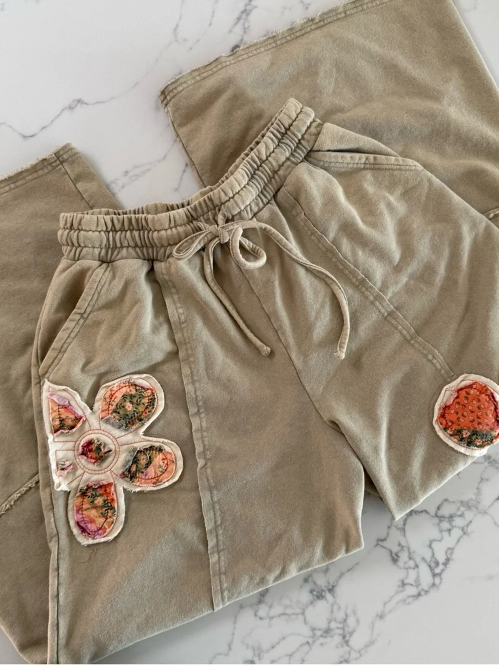 Easel Faded Flower Patch Mineral Washed Terry Knit Pants - Olive - Size Medium - Picture 3 of 8